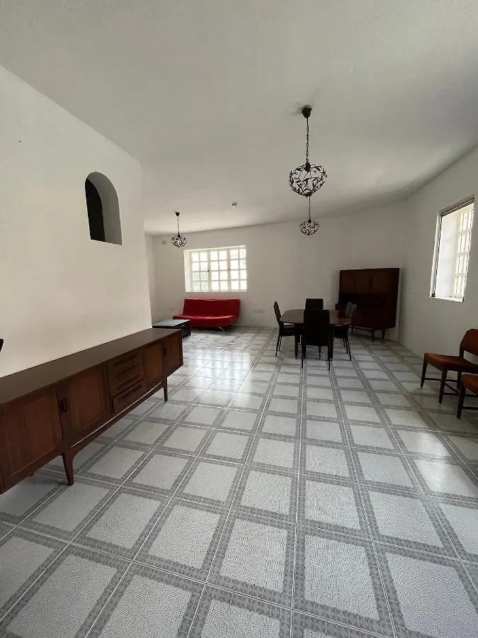 Homestay New Aurora Room 2, Sunny Balcony Room, Shared Bath Is-Swieqi Malta